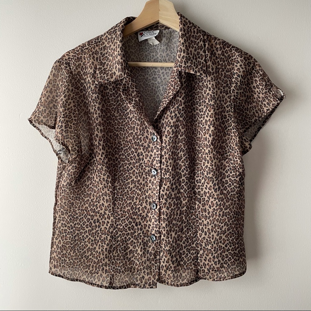 CINDY COLLINS VTG ANIMAL PRINT BUTTONED TOP